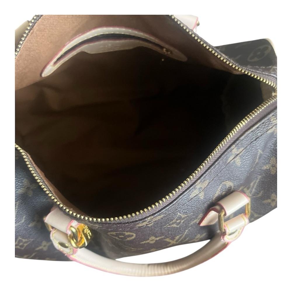 Louis Vuitton Speedy bag in monogram canvas with cream trim. - Picture 8 of 10